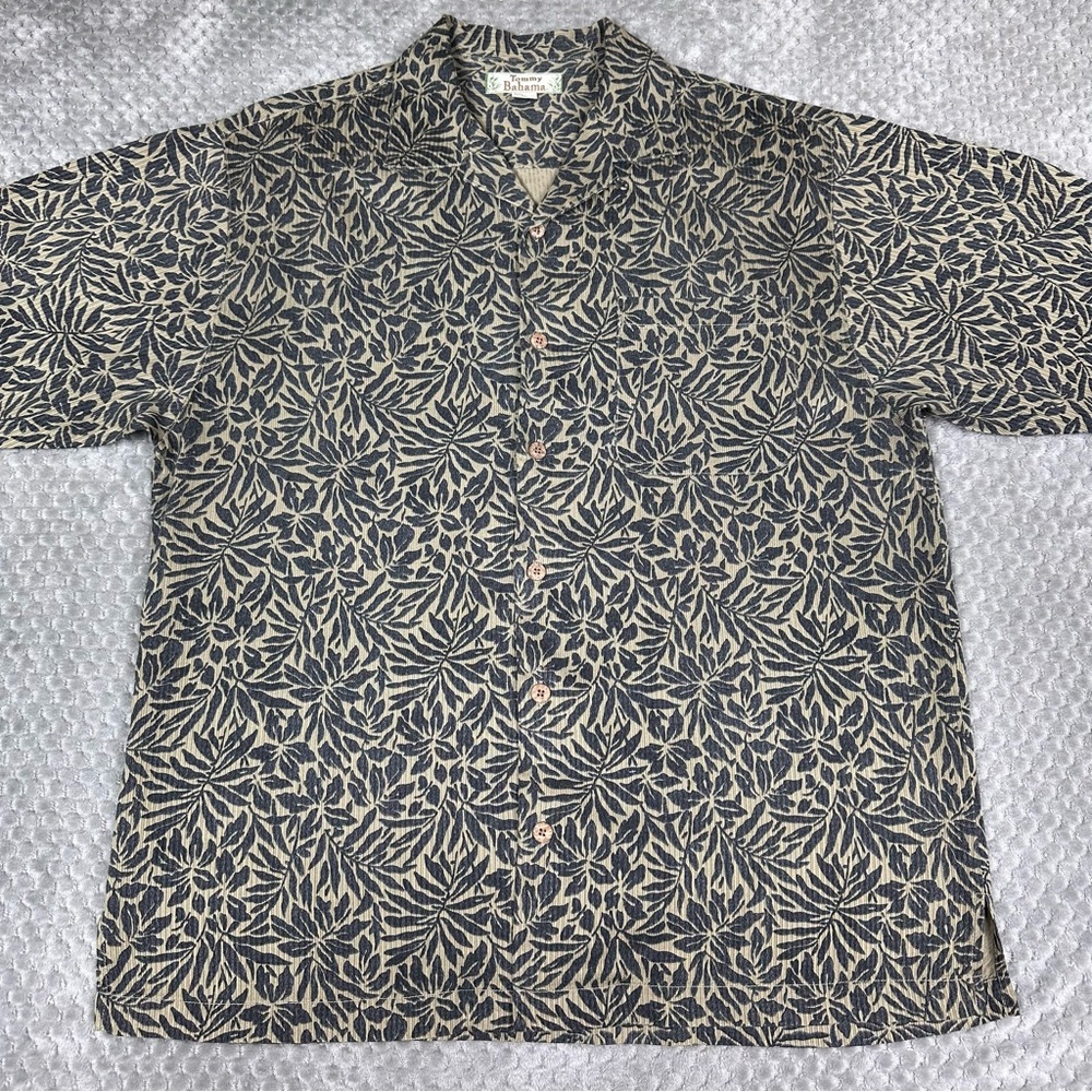 Tommy Bahama Hawaiian Shirt Mens Medium Green Silk Camp Tropical All Over Print